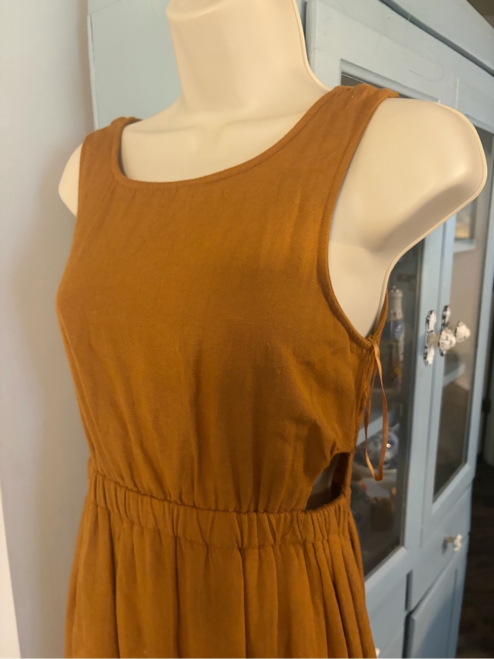 Sincerely Jules Sleeveless Brown Midi Dress with Elastic Waist - Picture 3 of 10